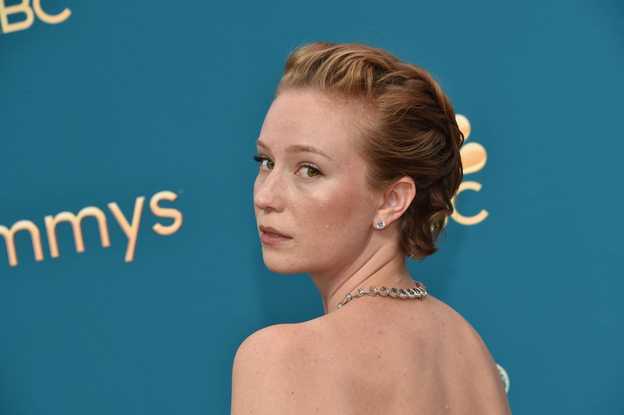 2022 Emmys: Best Hair, Makeup, and Nail Looks | POPSUGAR Beauty UK