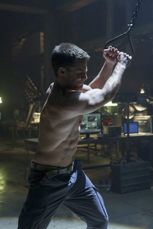 Stephen Amell Pictures on Arrow