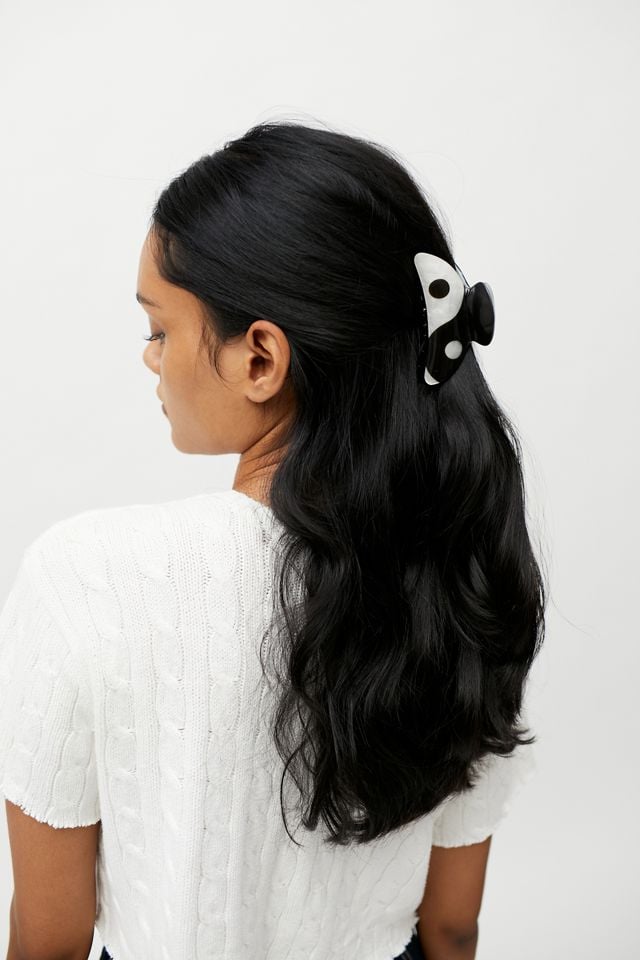 For the Person Who's Into Nostalgic Trends: Yin Yang Claw Clip