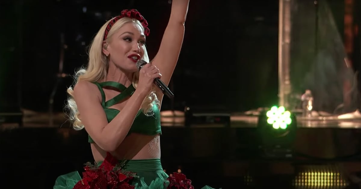 Gwen Stefani Dressed as a Christmas Tree on The Voice Finale, and Well, She Makes It Work