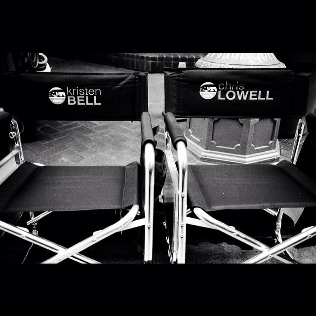 It's the onscreen couple's thrones!
Source: Instagram user mrchrislowell