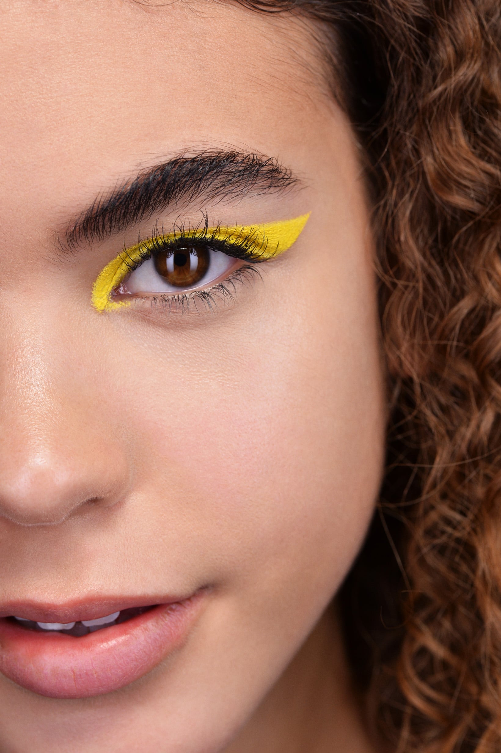 The Alternative Cat Eye According To A Top Makeup Artist These Are The Looks You Should Try This Summer Popsugar Beauty Photo 7