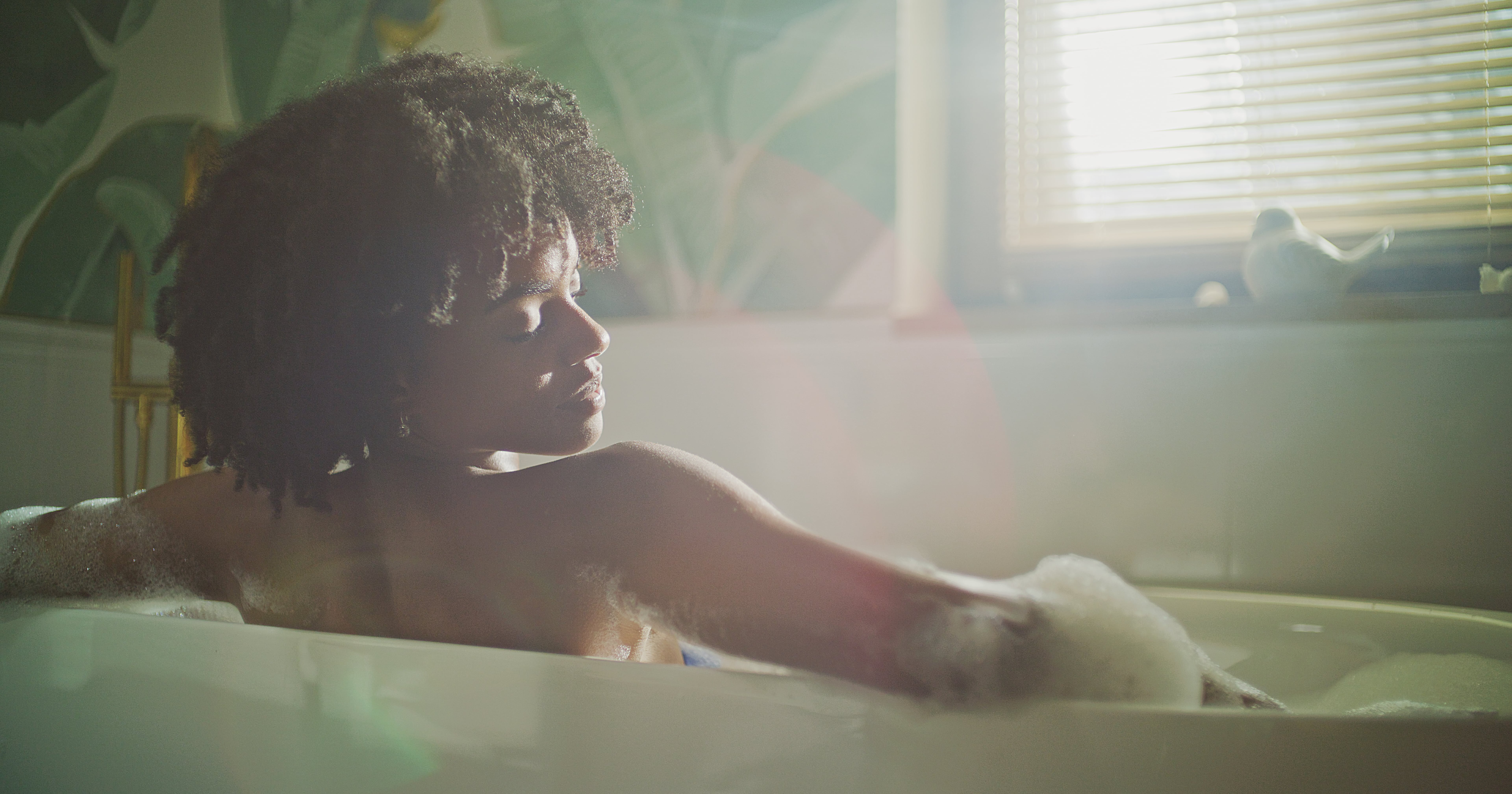 This New-Moon-in-Virgo Bath Ritual Is All Career