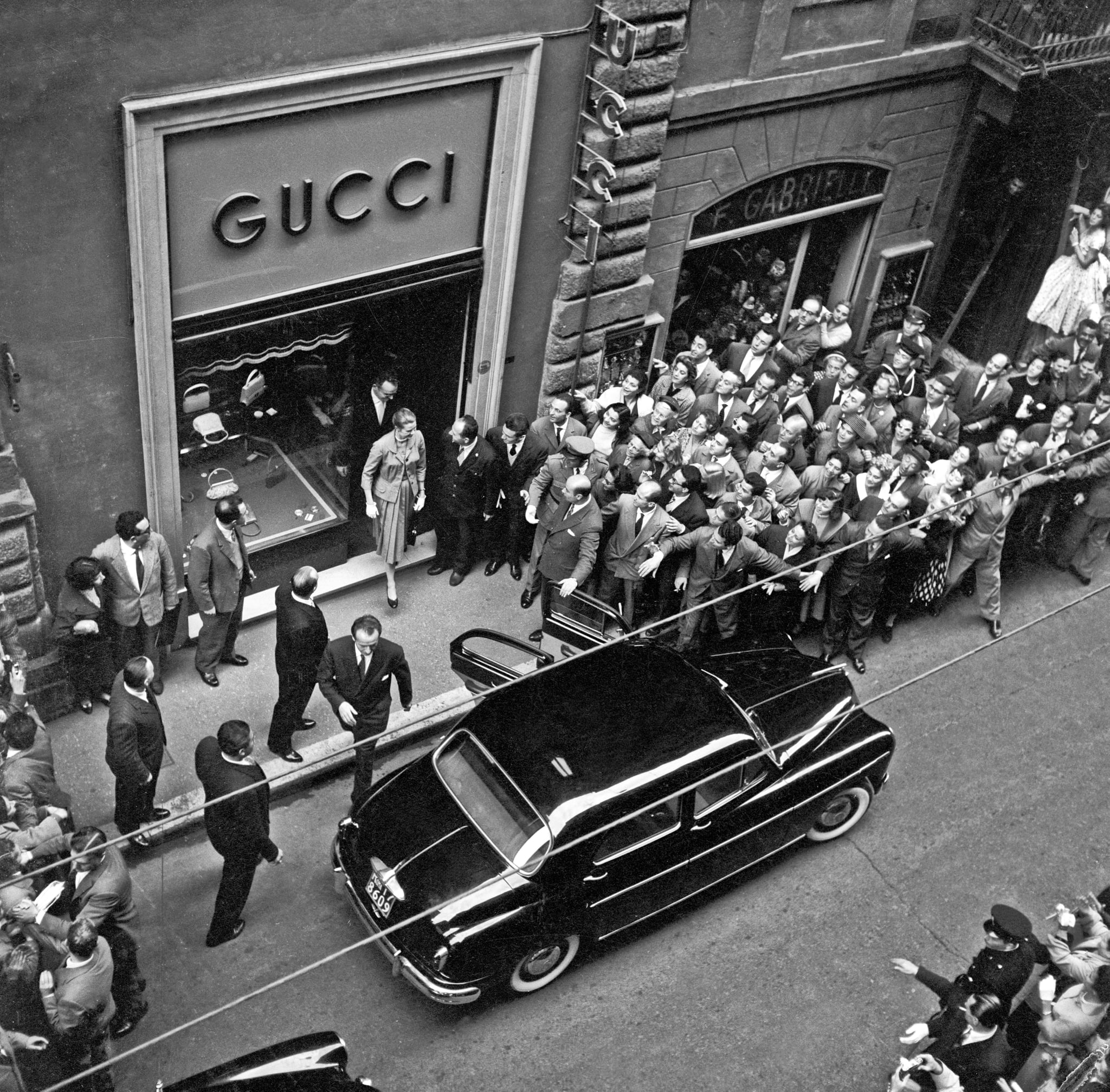 sælger margen Unødvendig Gucci's First New York Store Was Opened in 1953 | 19 Totally Gucci Facts  About Everyone's Favorite Brand | POPSUGAR Fashion Photo 4