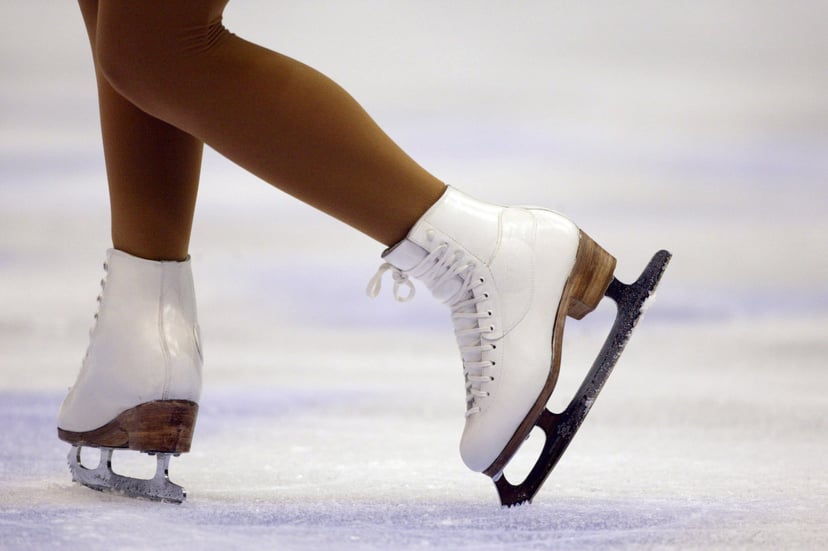 SALT LAKE CITY, UNITED STATES - FEBRUARY 21:  OLYMPISCHE WINTERSPIELE SALT LAKE CITY 2002, Salt Lake City; FRAUEN/KUER; SCHLITTSCHUHE & BEINE  (Photo by Alexander Hassenstein/Bongarts/Getty Images)