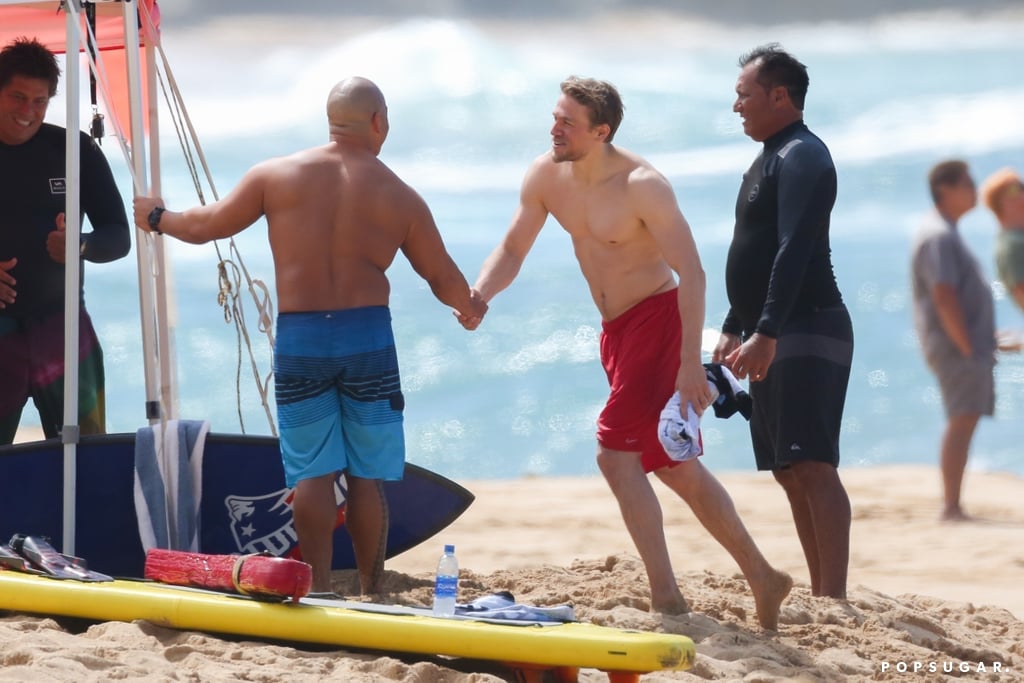 Shirtless-Charlie-Hunnam-Hawaii-Pictures