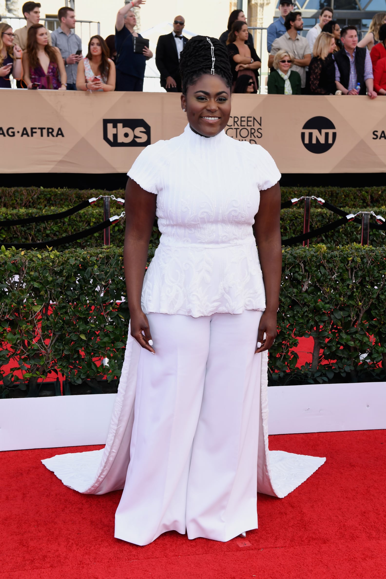 Pants on the Red Carpet at the 2017 SAG Awards PS Fashion(02)