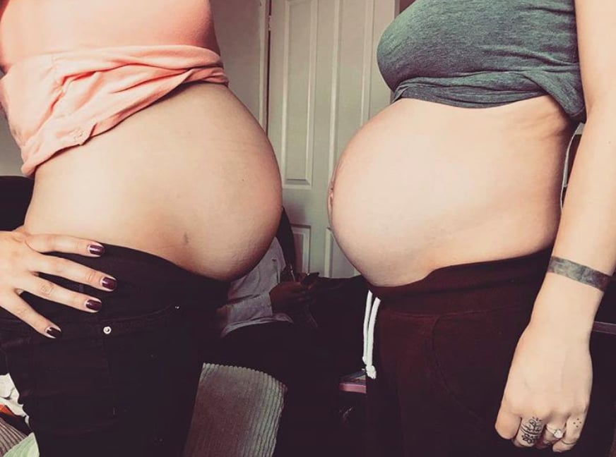 These best friends snapped a belly photo when they were at 20 and 28 weeks.