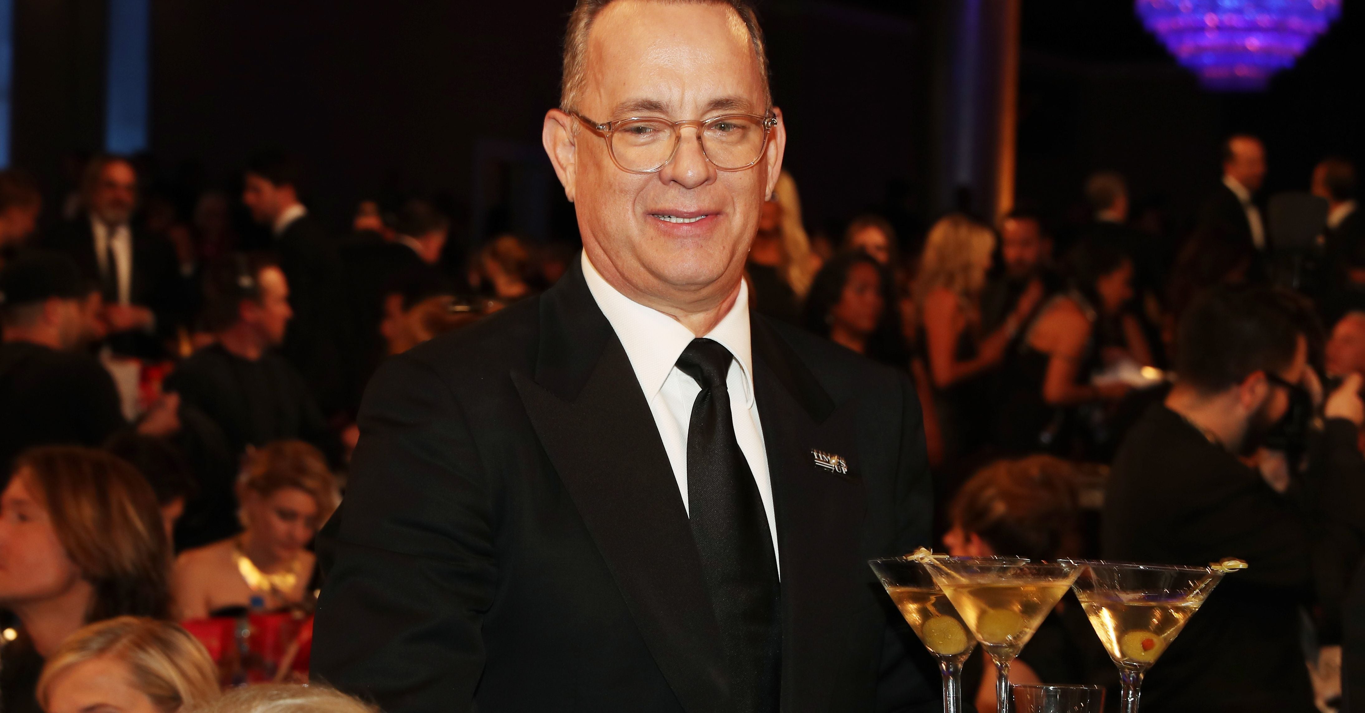 Tom Hanks With Tray of Martinis at the Golden Globes PS Celebrity(02)