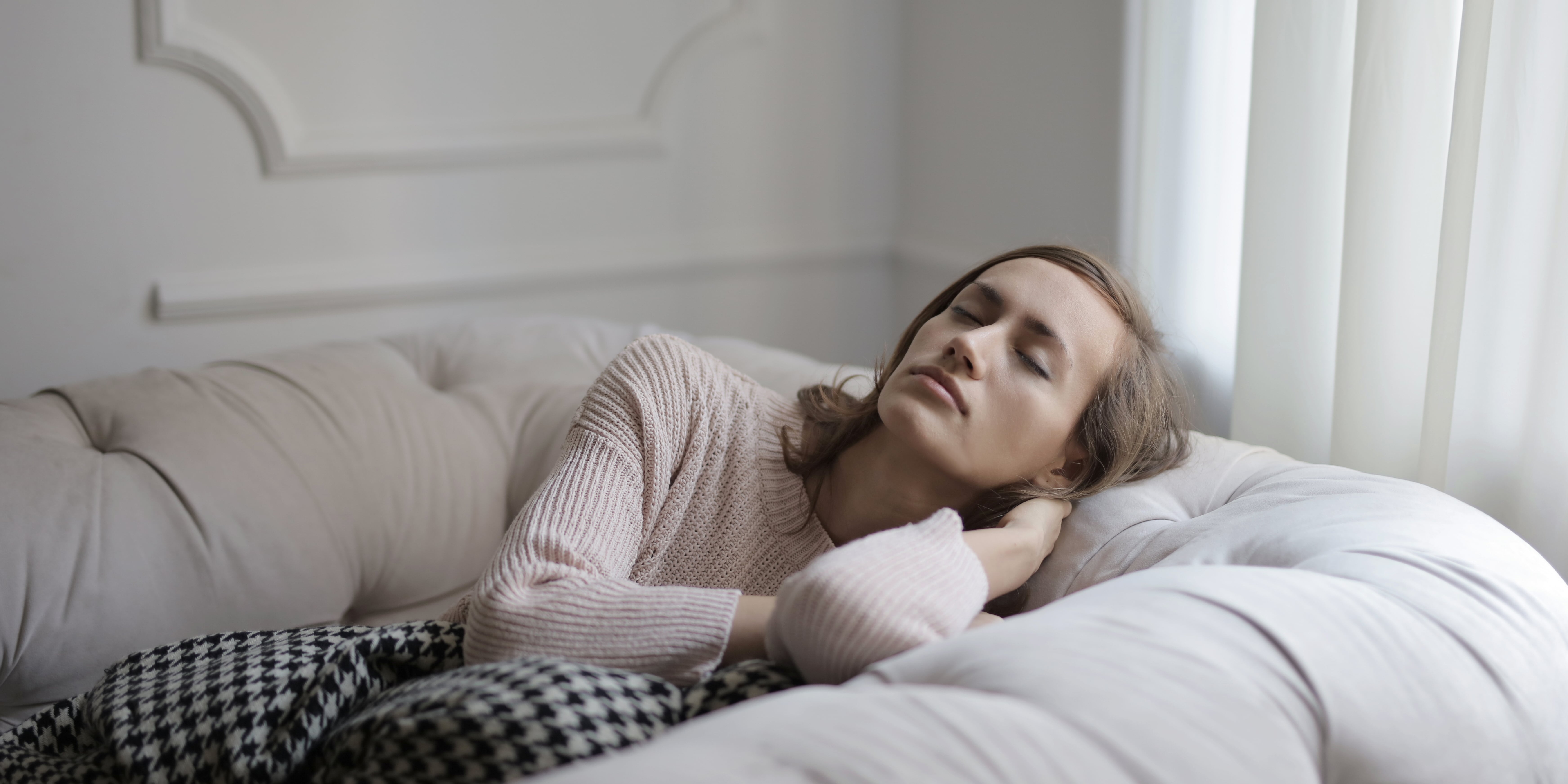 Can You Nap With Contact Lenses In? PS Fitness
