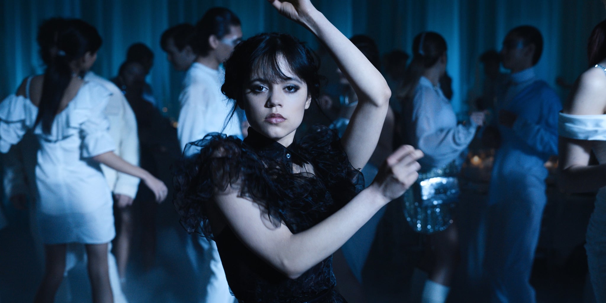 周三，Jenna Ortega，《Woe What a Night》(第一季，第6集)第104期，2022年11月23日播出)。图片来源:Netflix / Courtesy Everett Collection