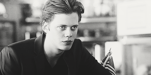 CHARLES ▶ color my life with the chaos of trouble. Bill-Skarsgard-Pictures-GIFs