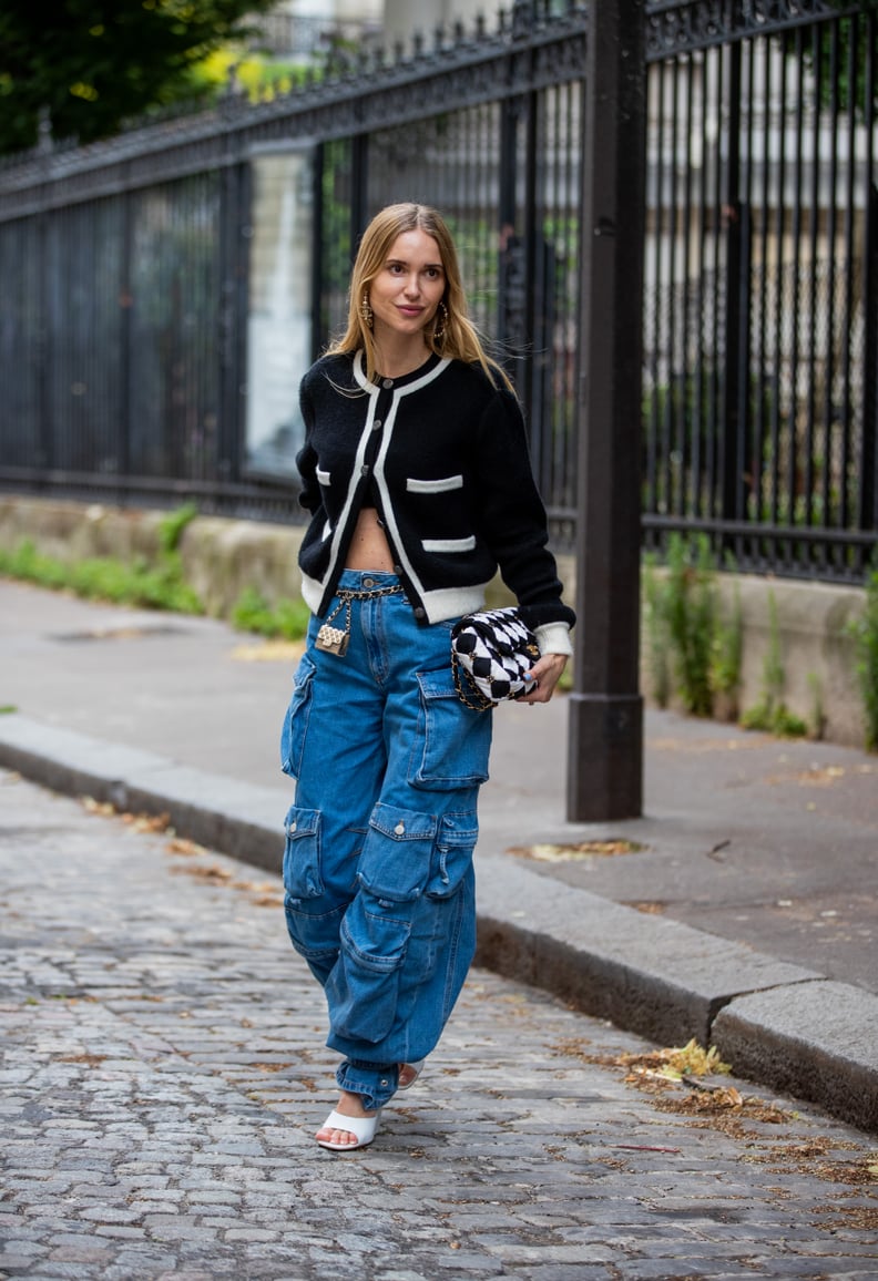 Baggy-Jeans Outfit: With Cargo Pockets and a Chain-Link Belt