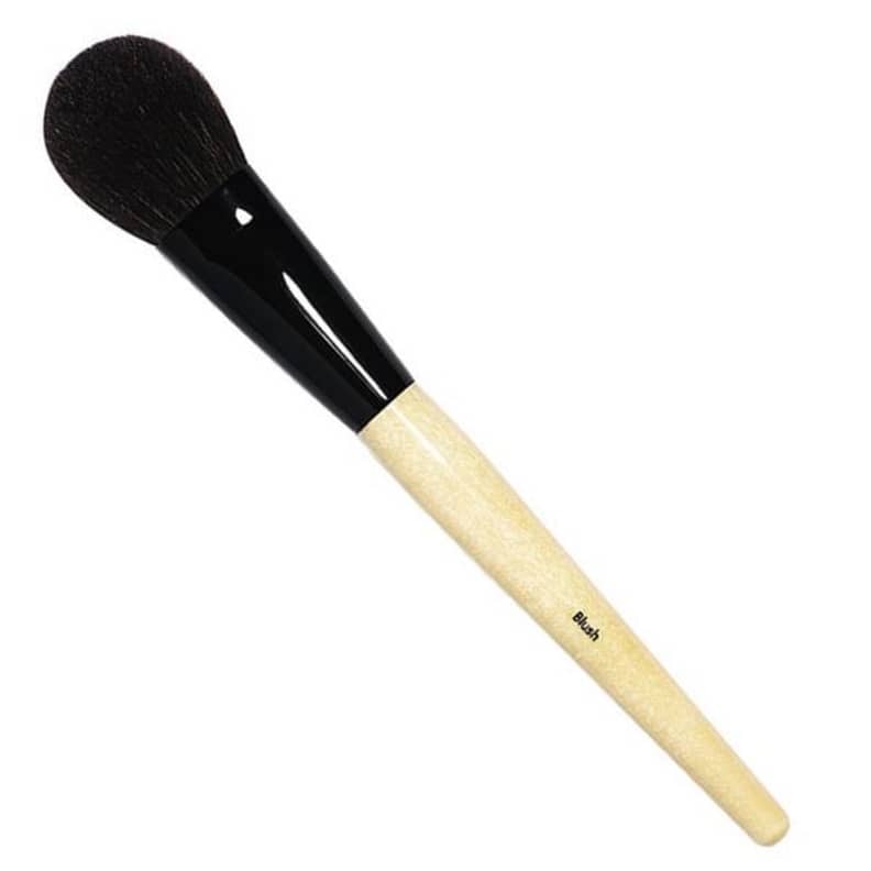 How to Clean Makeup Brushes for Even Better Beauty Looks in 2023