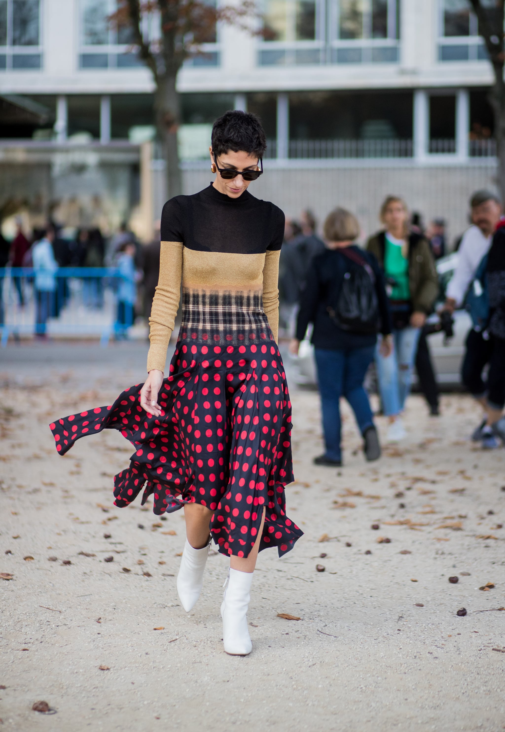 Style a Striped Sweater With a Checkered Skirt 27 Easy Ways to