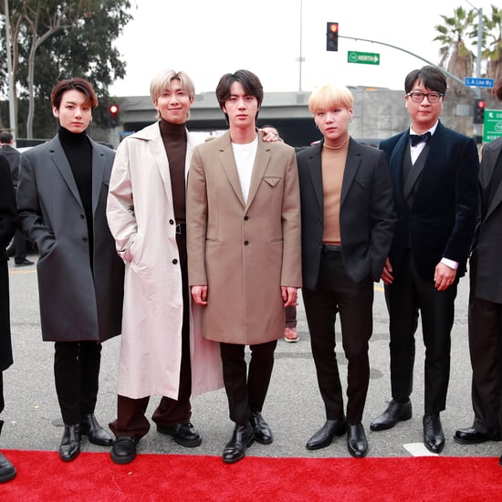 أعضاء فرقة BTS ينسقون سترات البذلات خلال حفل جوائز الغرامي 2