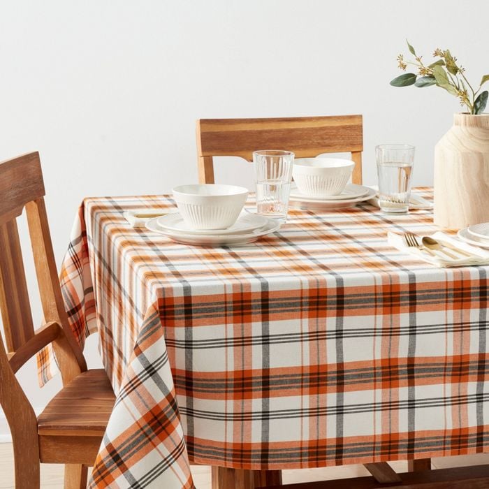 Dinner Party Decor: Cotton Plaid Tablecloth