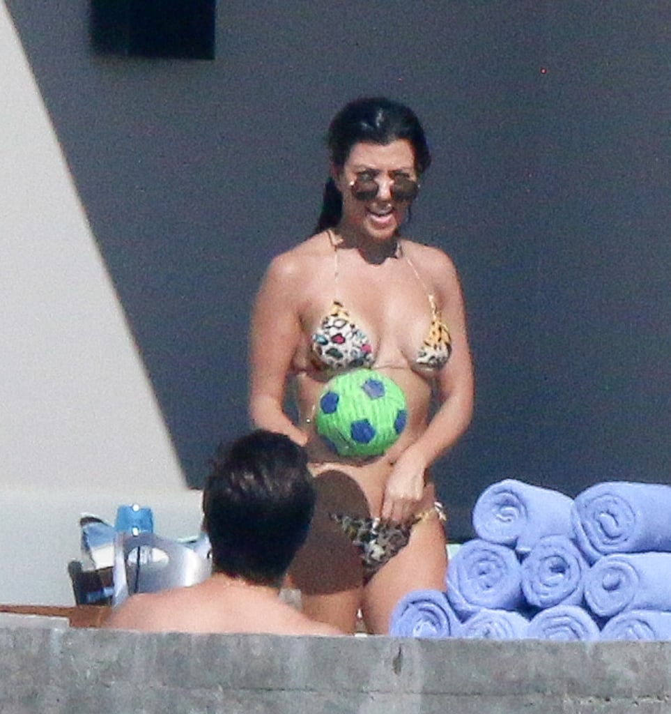 Kourtney Kardashian and Scott Disick in Mexico Nov. 2016