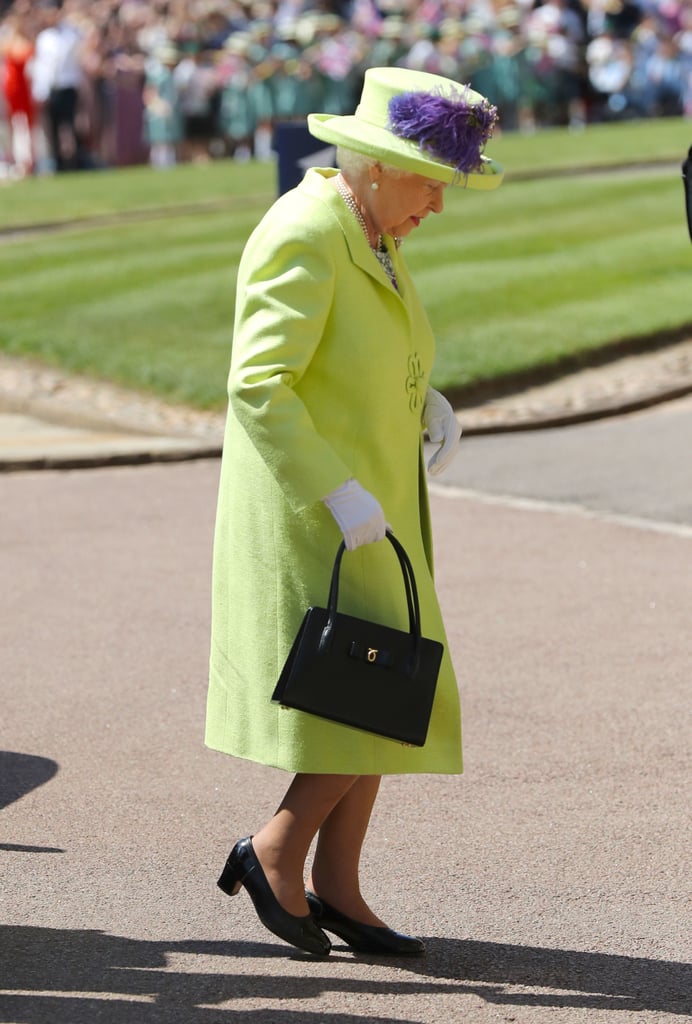 Twin Girls Dressed as Meghan Markle and Queen Elizabeth