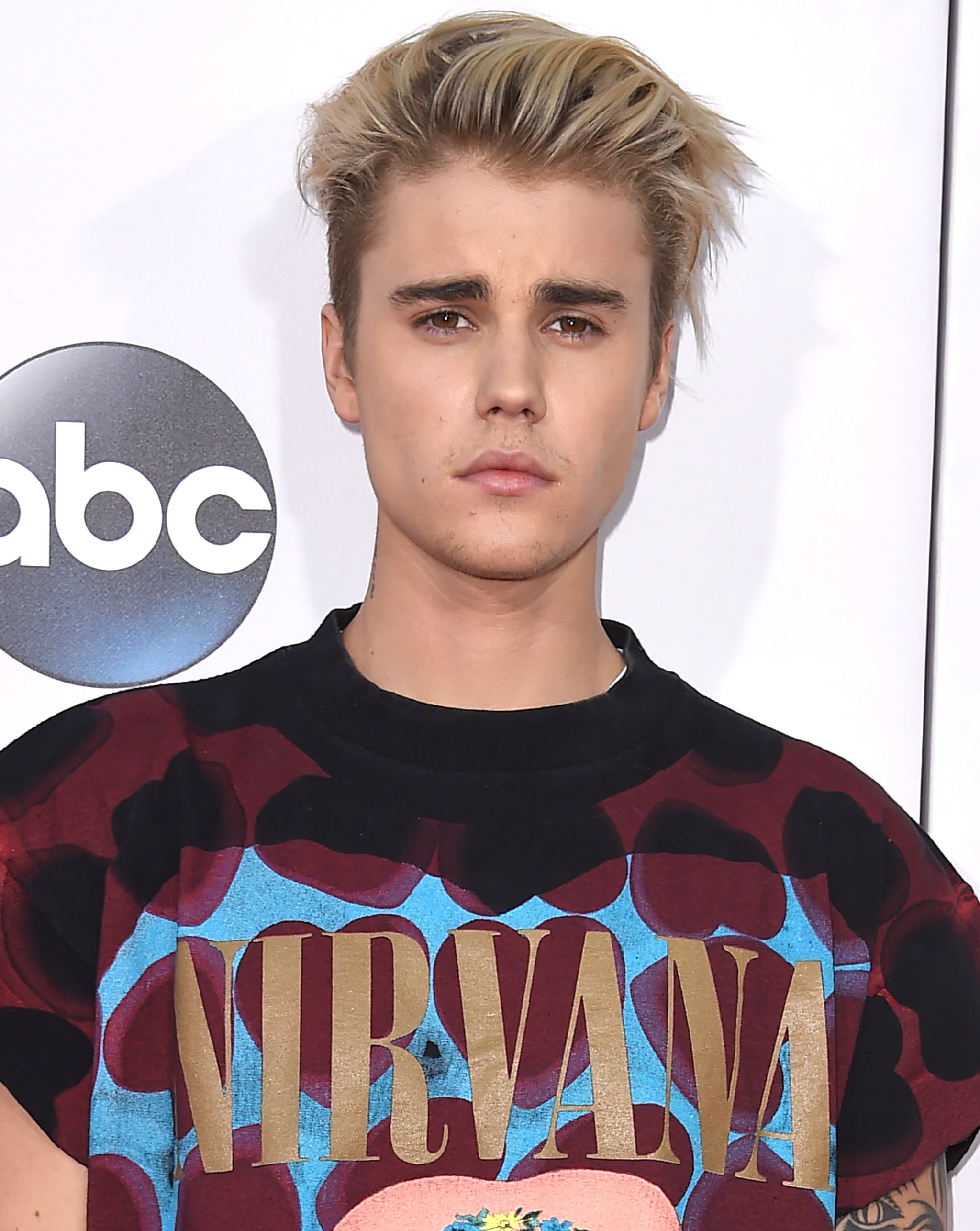 LOS ANGELES, CA - NOVEMBER 22:  Justin Bieber arrives at the 2015 American Music AwJustin Bieberards at Microsoft Theater on November 22, 2015 in Los Angeles, California.  (Photo by Steve Granitz/WireImage)