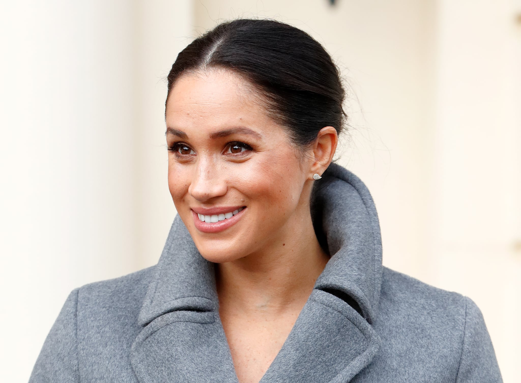 TWICKENHAM, UNITED KINGDOM - DECEMBER 18: (EMBARGOED FOR PUBLICATION IN UK NEWSPAPERS UNTIL 24 HOURS AFTER CREATE DATE AND TIME) Meghan, Duchess of Sussex visits the Royal Variety Charity's Brinsworth House on December 18, 2018 in Twickenham, England. Brinsworth House is a residential nursing and care home for those who have worked professionally in the entertainment industry. (Photo by Max Mumby/Indigo/Getty Images)