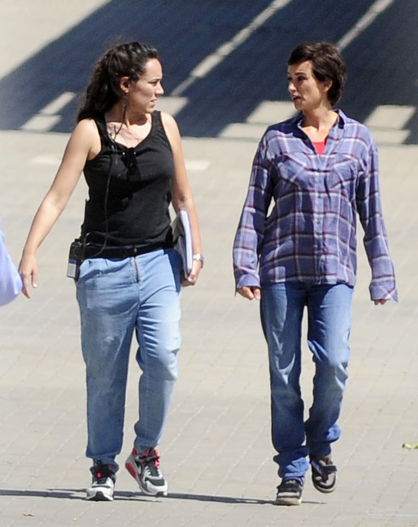 Penelope Cruz's Wig and Baby Bump on Ma Ma Set | Pictures