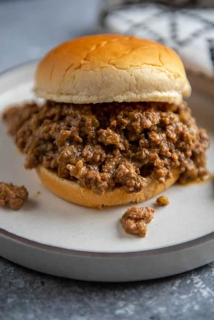 Slow-Cooker Philly Cheesesteak Sloppy Joes