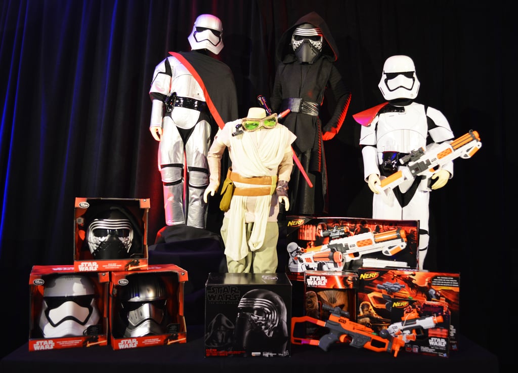 Various Costumes and Props (2560 each) Star Wars The Force Awakens