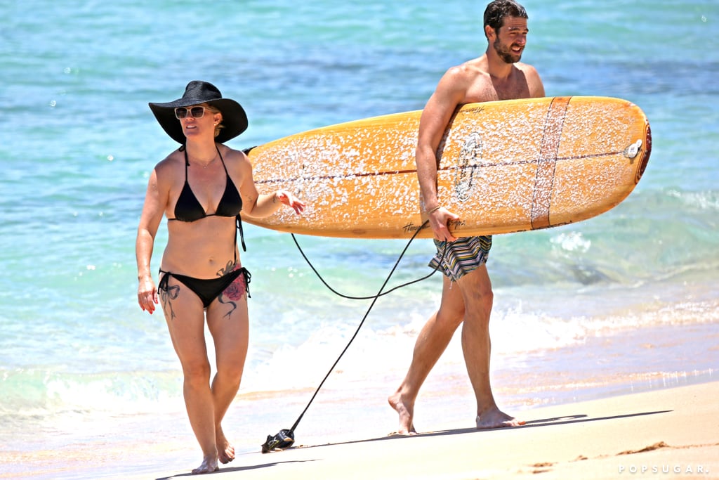 Jennie Garth in a Black Bikini With David Abrams in Hawaii