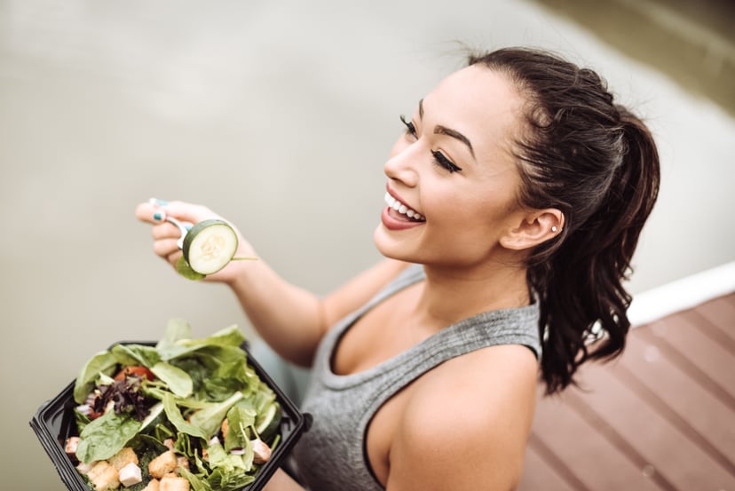 Woman eating an healthy salad
