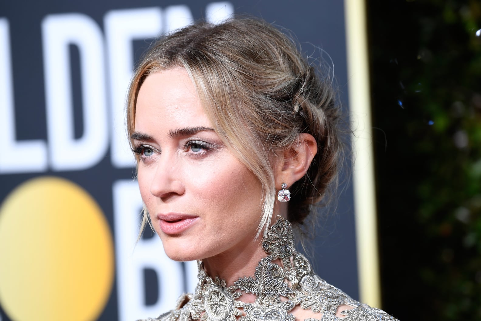 Emily Blunt Dress At The 2019 Golden Globes Popsugar Fashion 