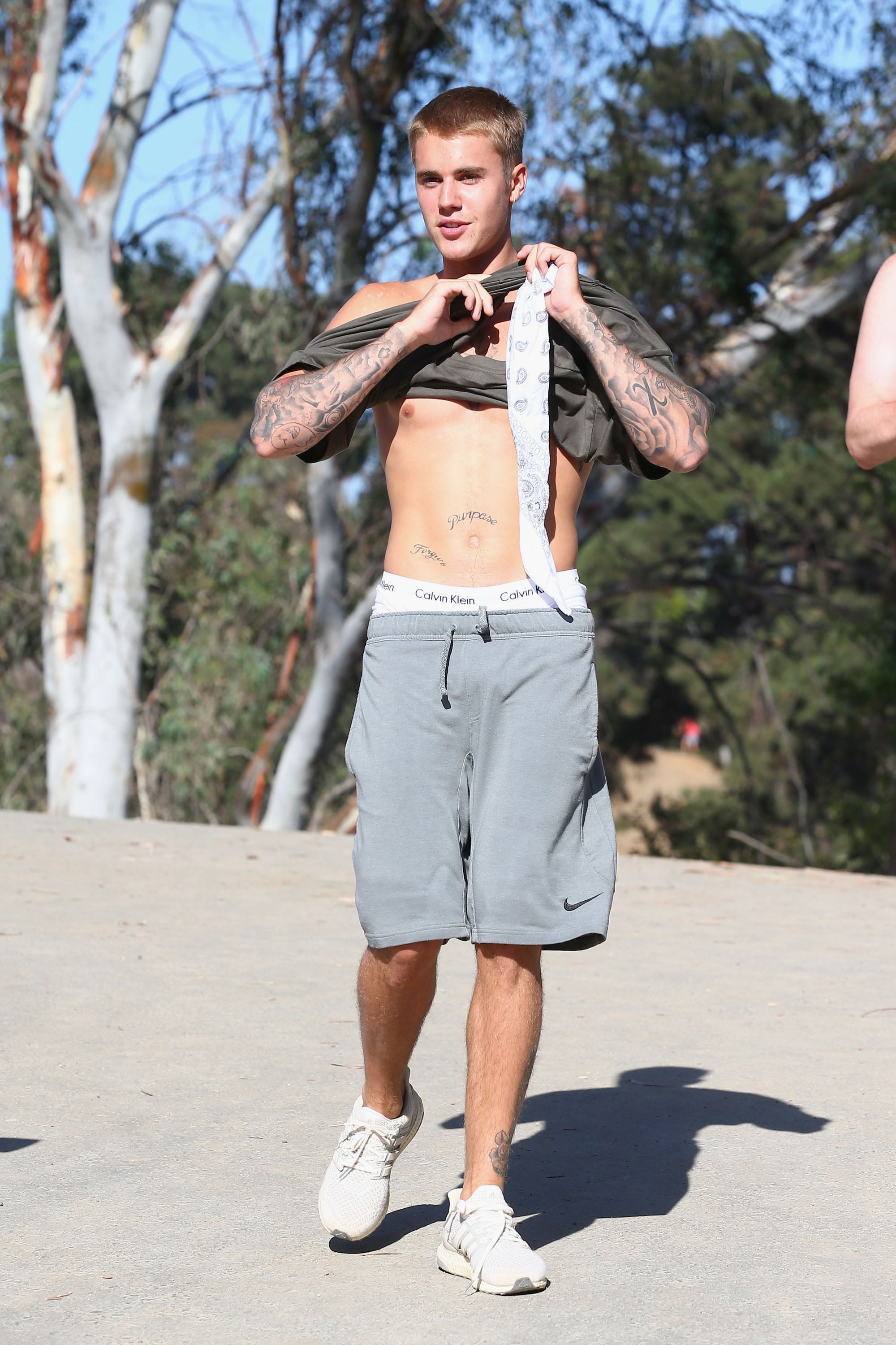 Celebrity Entertainment Justin Bieber Goes For Another
