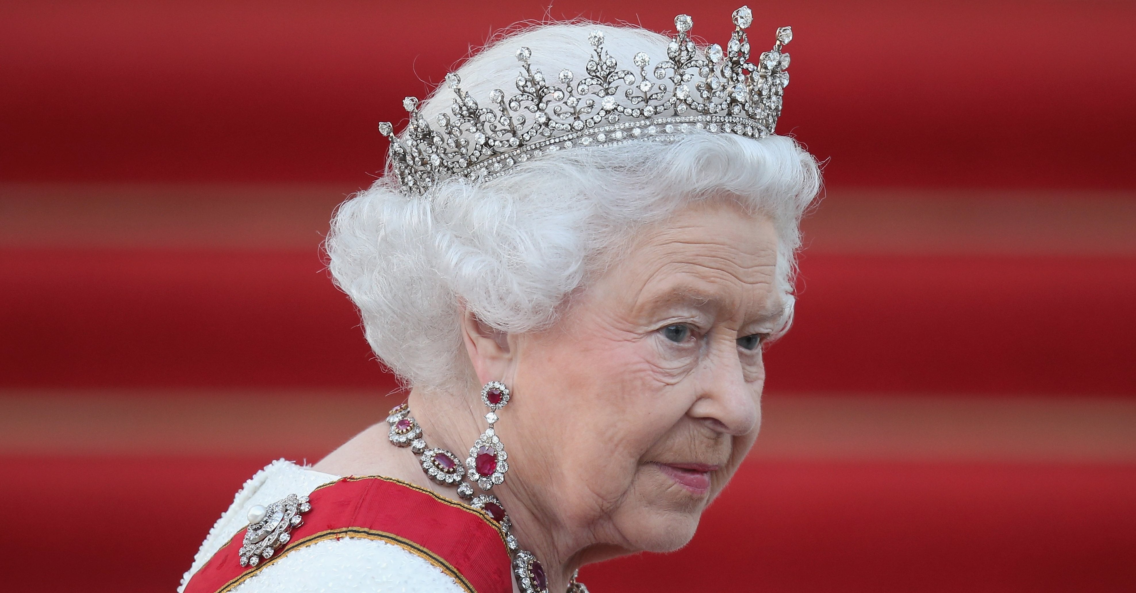 Does Queen Elizabeth II Watch The Crown? POPSUGAR Celebrity