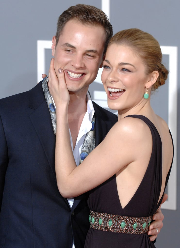 Then-couple Dean Sheremet and LeAnn Rimes showed PDA on the red carpet.