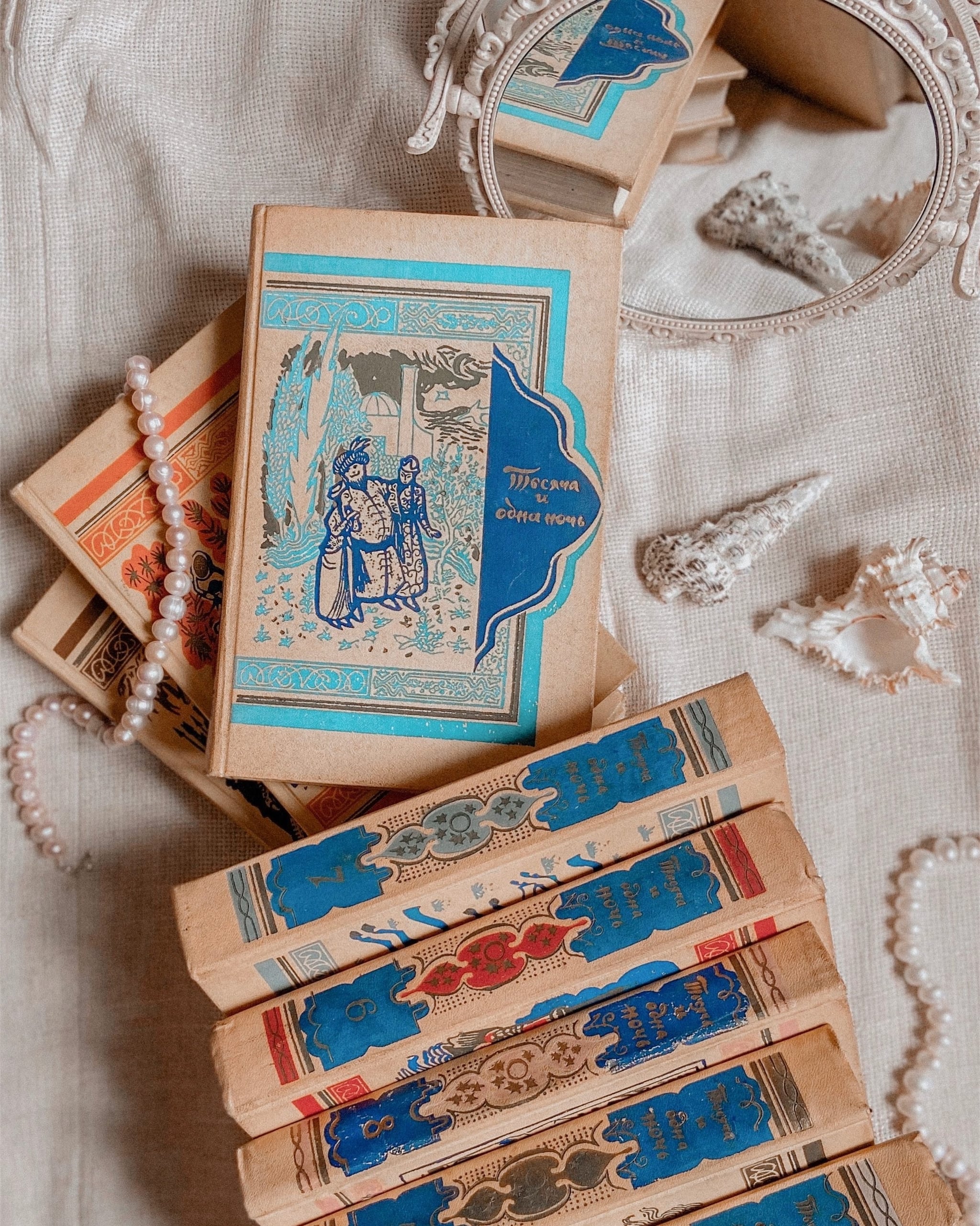 Royalcore Vintage Books Aesthetic 44 Royalcore Aesthetic Pictures That Are Giving Us Major Bridgerton Vibes Popsugar Tech Photo 8