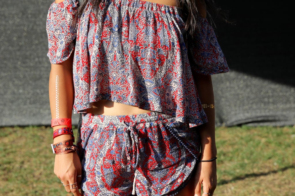 It's never a bad idea to wear drawstring shorts to a music festival serving deep-dish pizza!