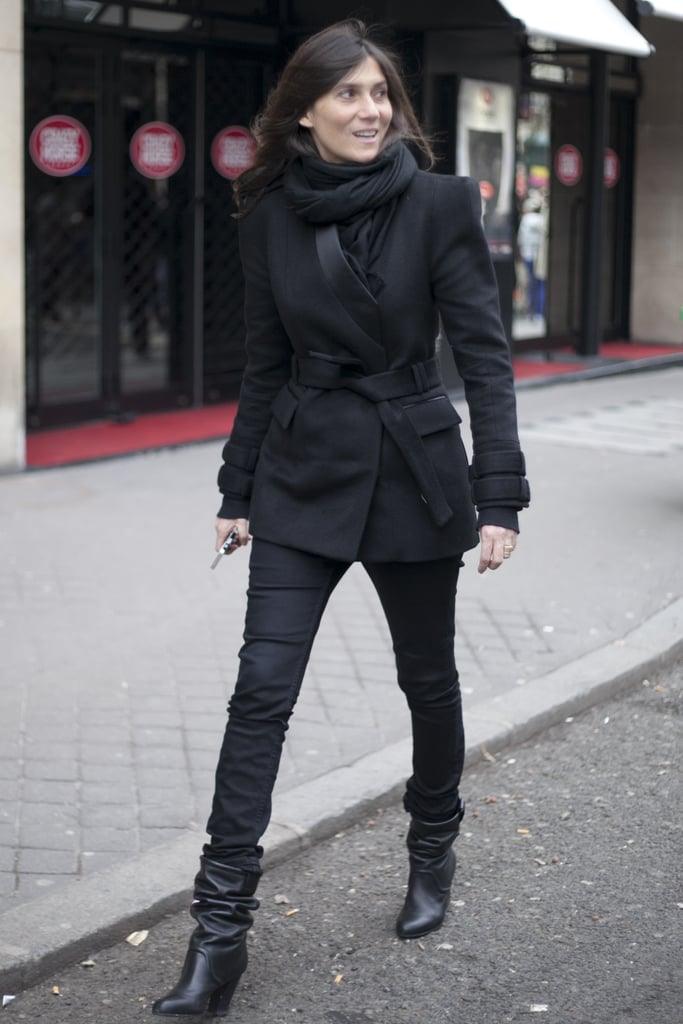 Emmanuelle Alt showed off an all-black ensemble with that ease and elegance that's made her a style icon.
Emmanuelle Alt showed off an all-black ensemble with that ease and elegance that's made her a style icon.