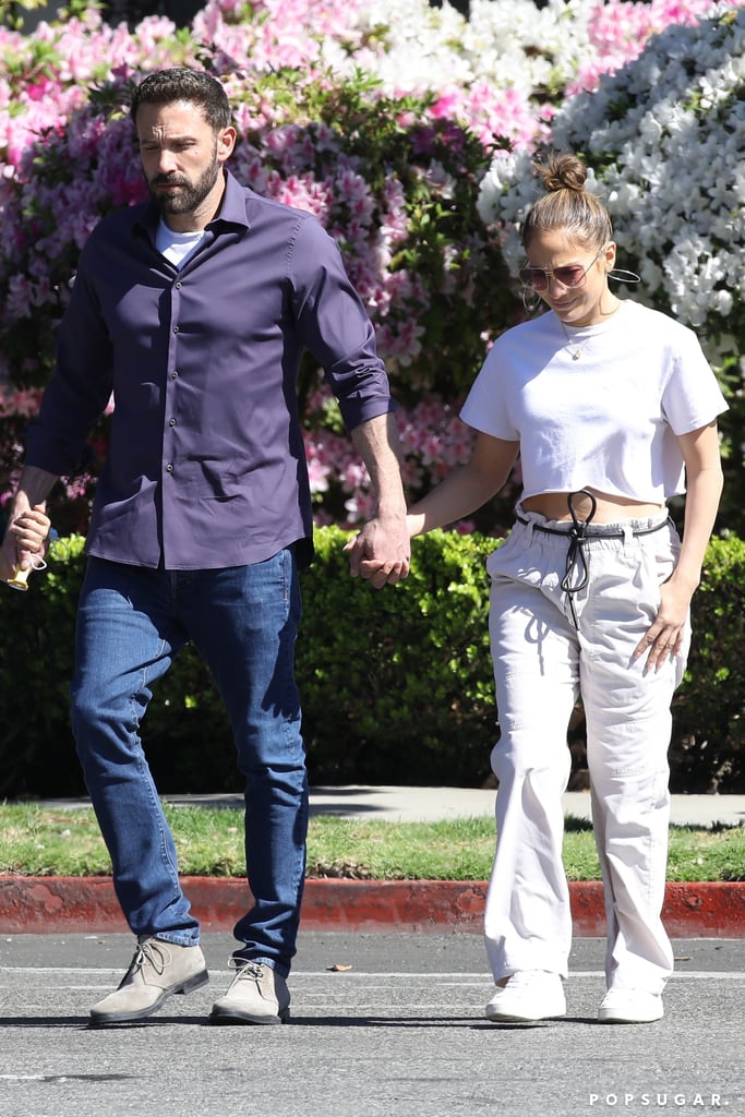 Jennifer Lopez's White Elastic-Waist Pants With Ben Affleck