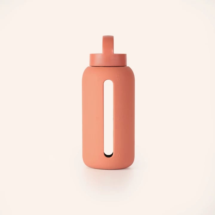 Mama Bottle: The Hydration Tracking Water Bottle