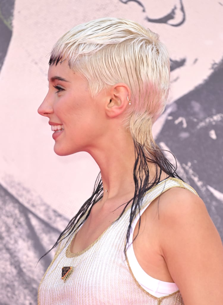 Iris Law's Blond Mullet With Black Extensions at Premiere