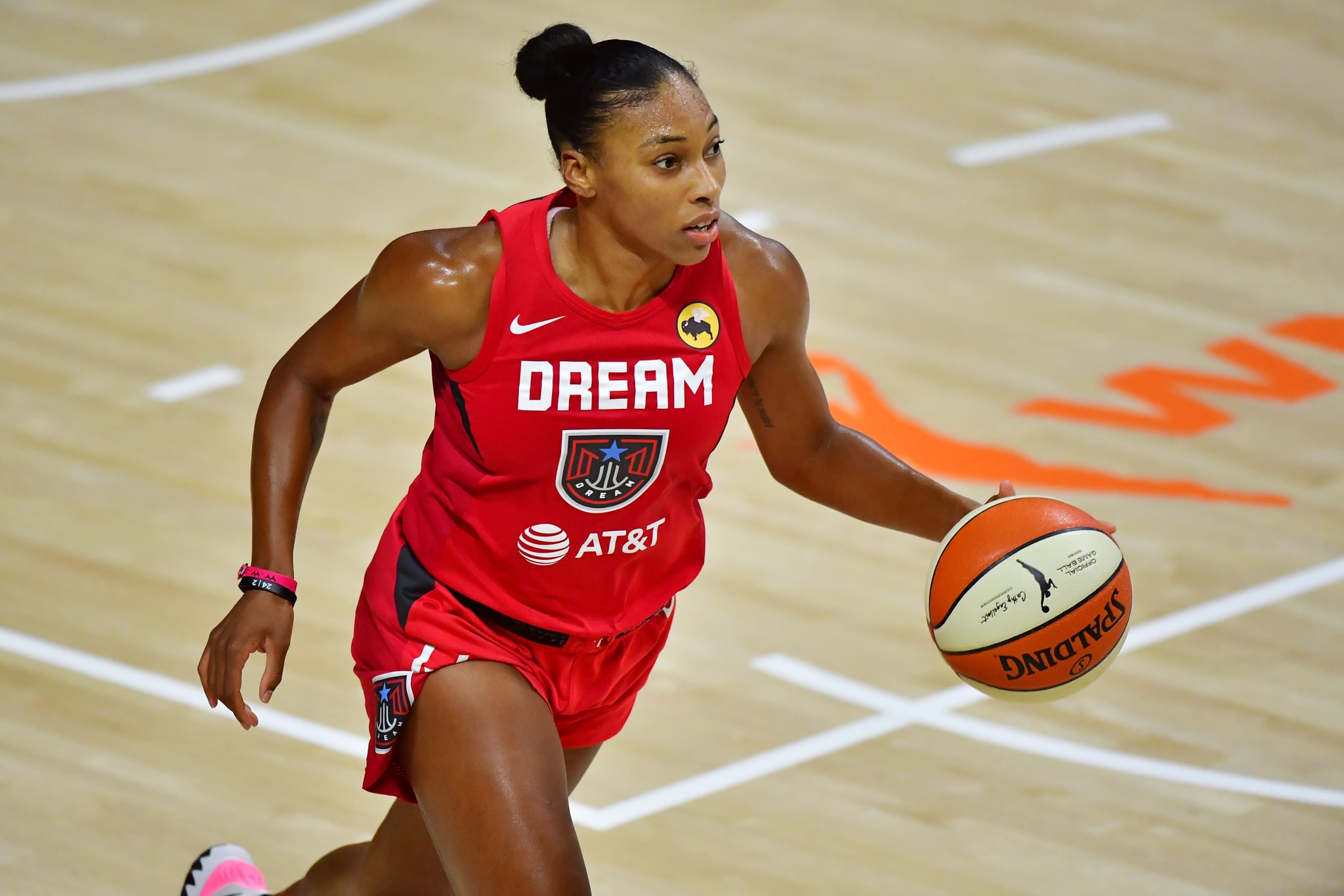 PALMETTO, FLORIDA - SEPTEMBER 11: Betnijah Laney #44 of the Atlanta Dream dribbles during the second half against the Connecticut Sun at Feld Entertainment Center on September 11, 2020 in Palmetto, Florida. NOTE TO USER: User expressly acknowledges and agrees that, by downloading and or using this photograph, User is consenting to the terms and conditions of the Getty Images License Agreement. (Photo by Julio Aguilar/Getty Images)