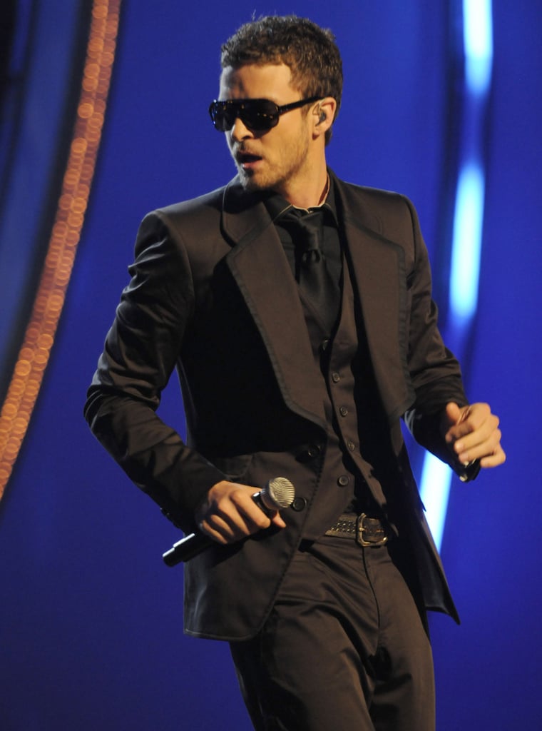 Justin looked sexy on stage in an all-black ensemble (complete with shades) while performing at the Fashion Rocks show in 2008.