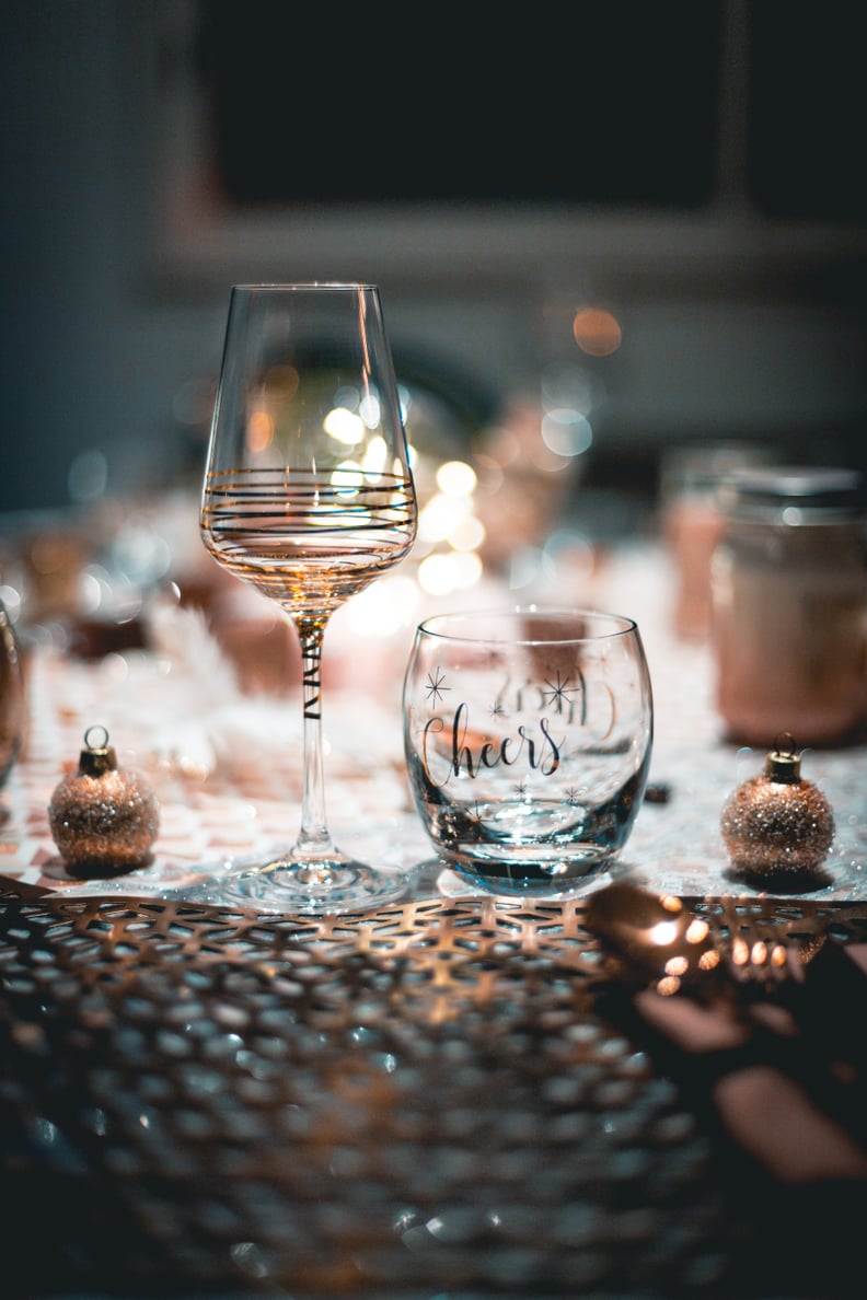 iPhone Christmas Wallpaper: Holiday Tablescape