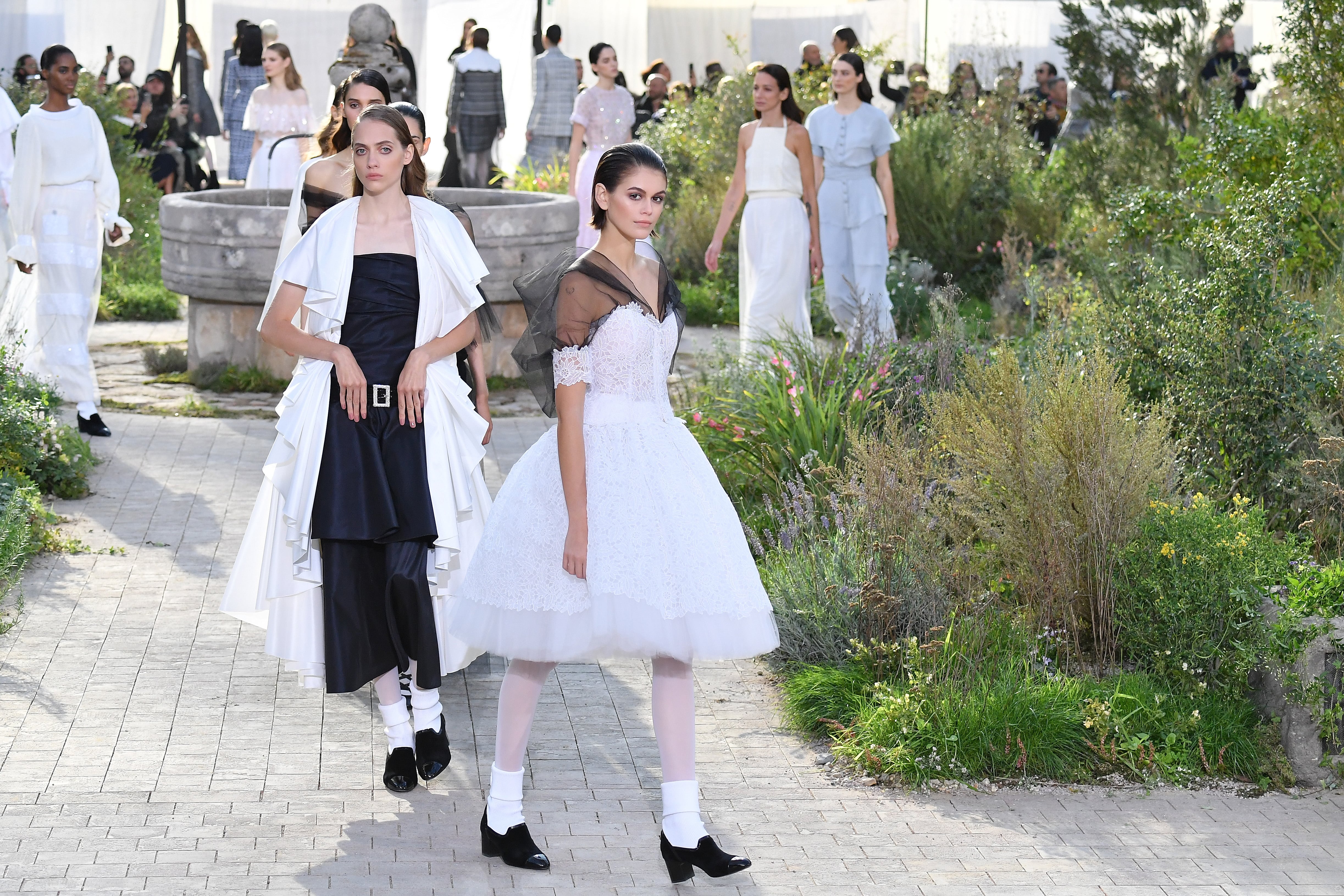 Backstage Photos from Spring 2017 Chanel Haute Couture Show