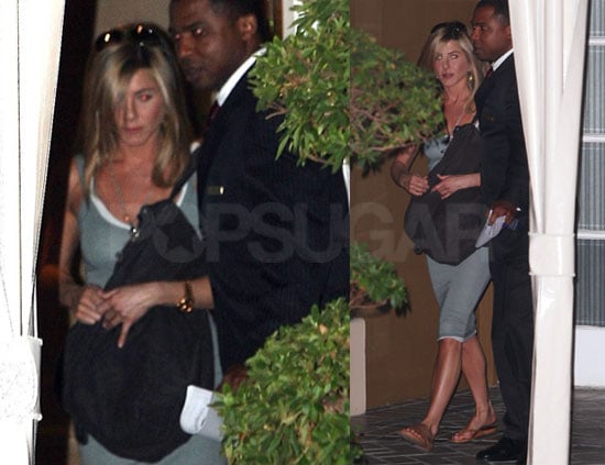 Photos of Jennifer Aniston Leaving the Four Season in LA Photos of Jennifer Aniston Leaving the Four Season in LA