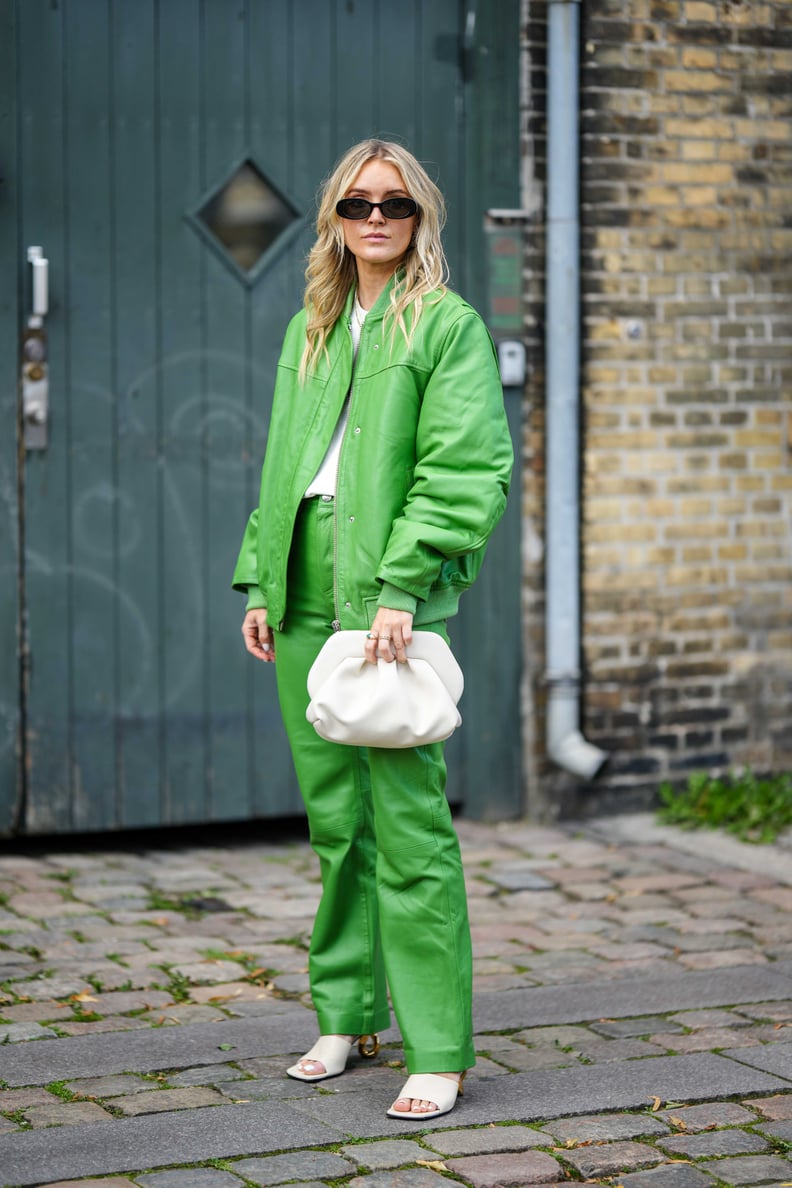哥本哈根2024年春季时装周街风格趋势:大胆的颜色