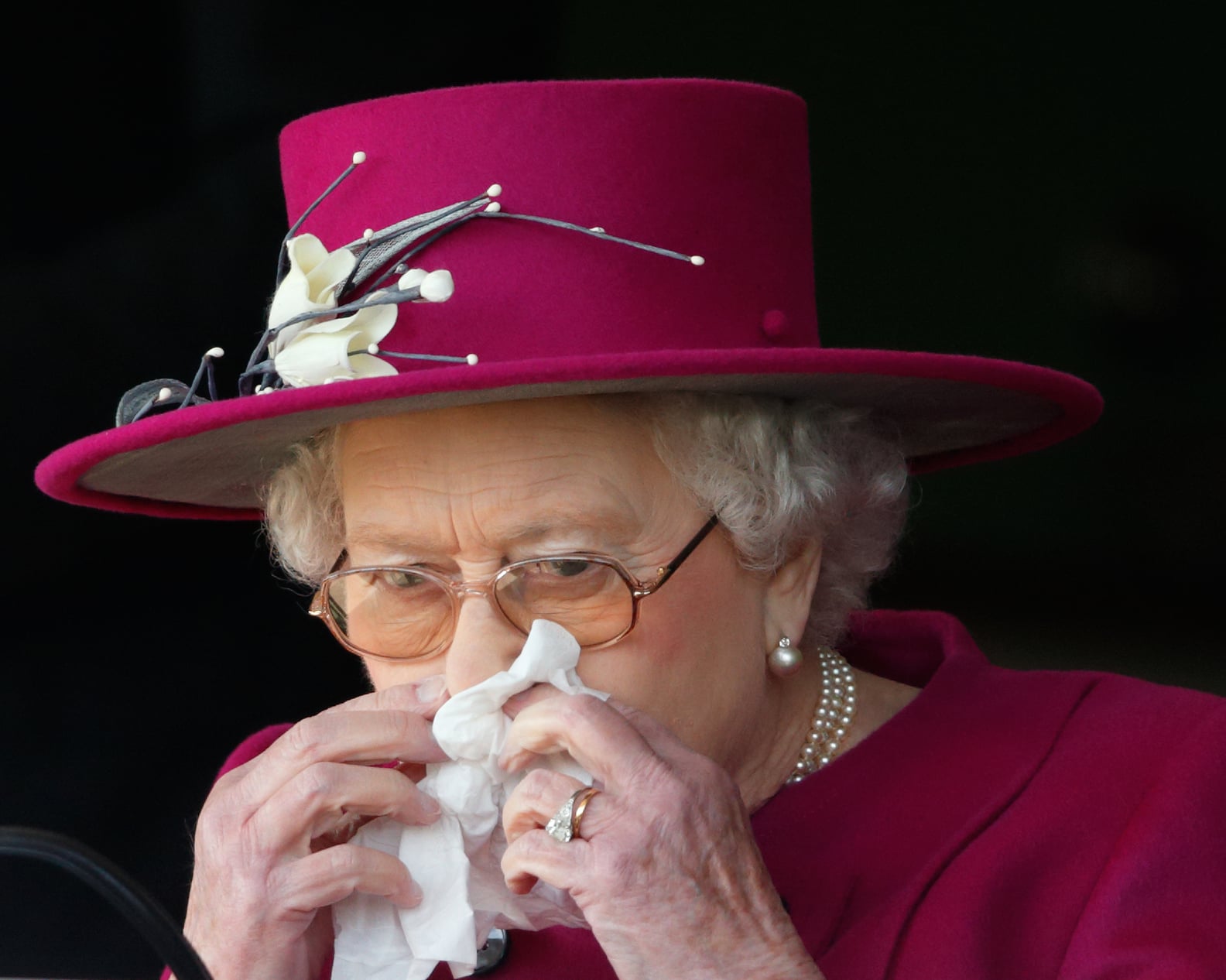 What Does Queen Elizabeth II Carry in Her Purse? | PS Celebrity