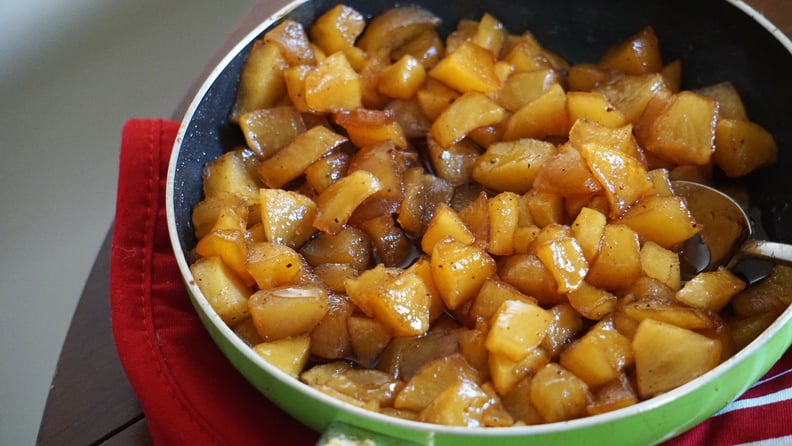 homemade kombucha apple sauce recipe step: cooking apples in kombucha