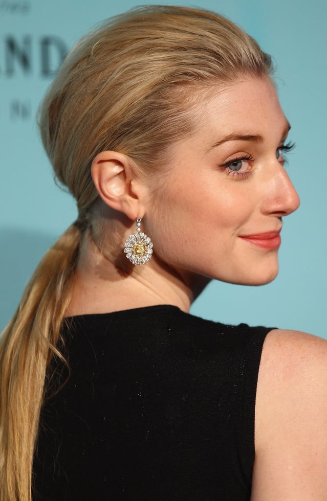 Elizabeth Debicki mussed her roots for a more round shape on her low ponytail at the Great Gatsby premiere.