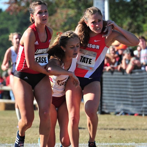 When She Collapsed Midrace, Her Competitors Came to Her Rescue